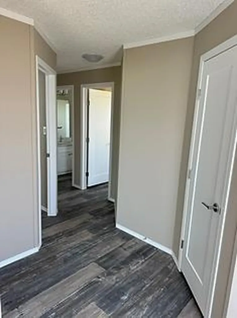 7037 & 7049 48 Street Taber AB T1G 0G7