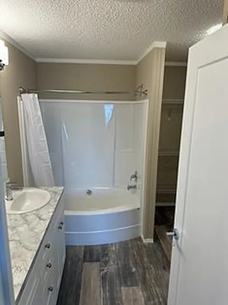 7037 & 7049 48 Street Taber AB T1G 0G7