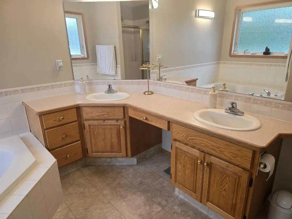 12 Archibald Crescent Red Deer AB T4R 2X3