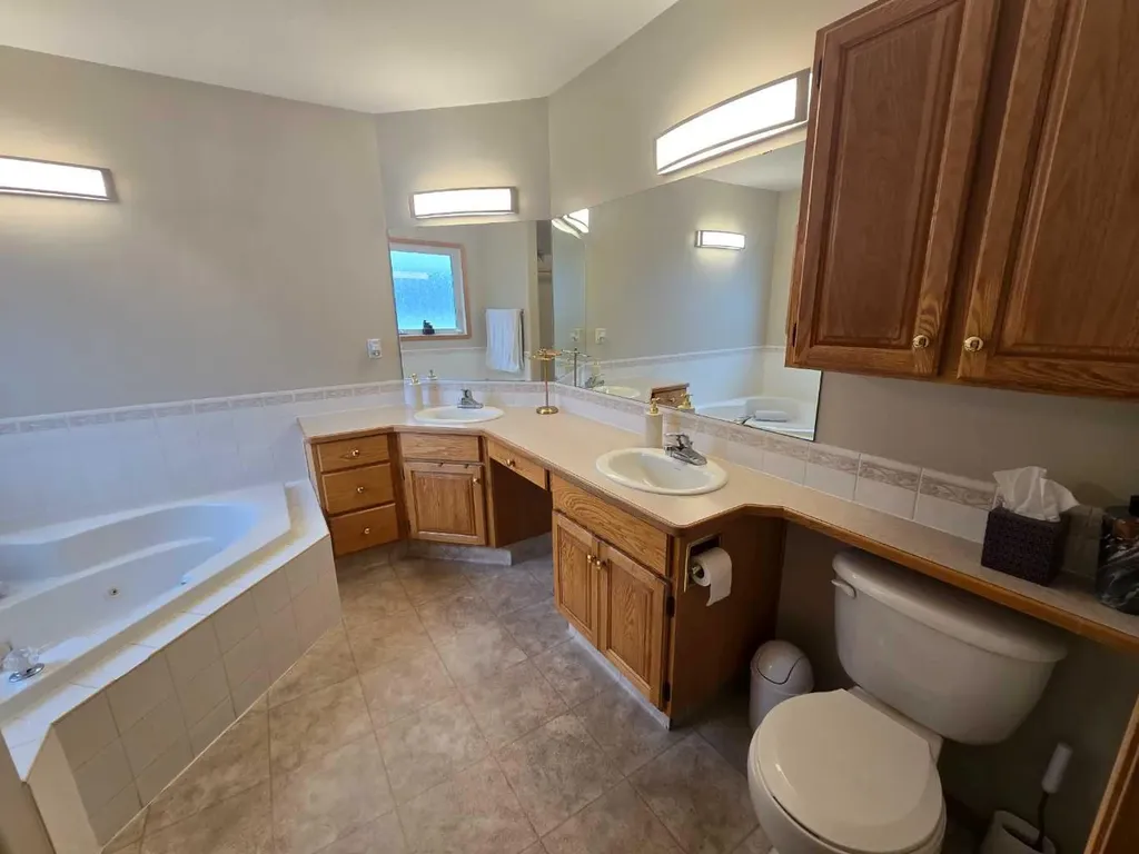 12 Archibald Crescent Red Deer AB T4R 2X3