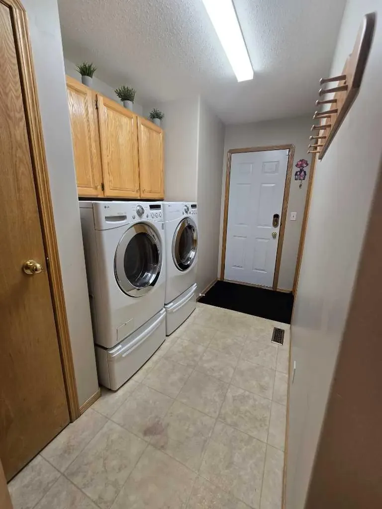 12 Archibald Crescent Red Deer AB T4R 2X3