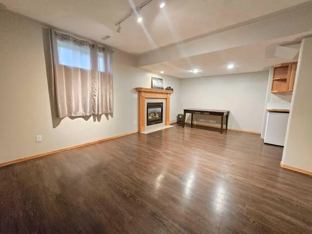 12 Archibald Crescent Red Deer AB T4R 2X3