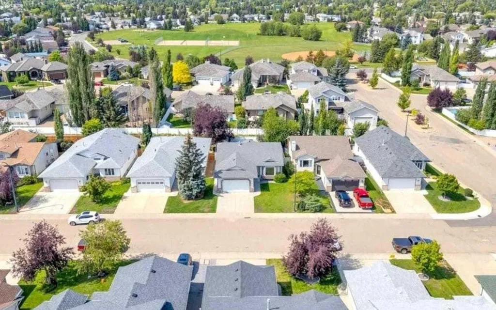 12 Archibald Crescent Red Deer AB T4R 2X3