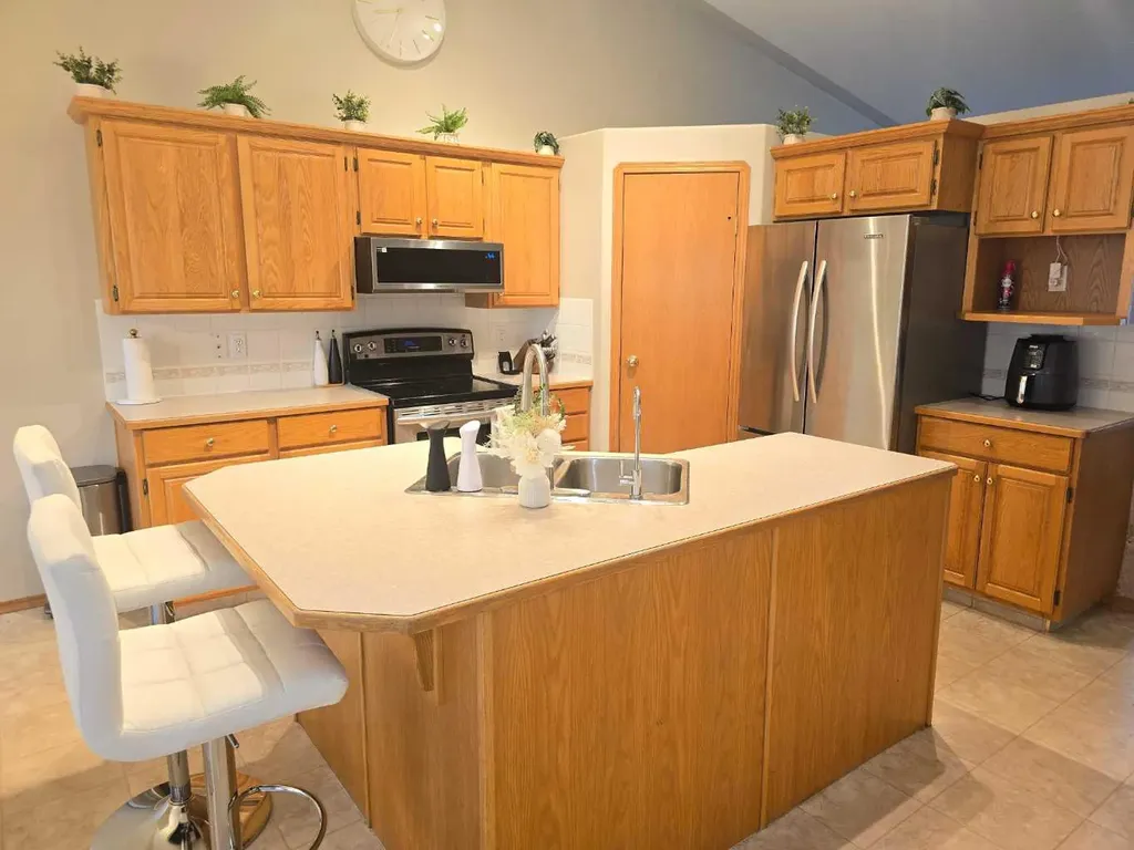 12 Archibald Crescent Red Deer AB T4R 2X3