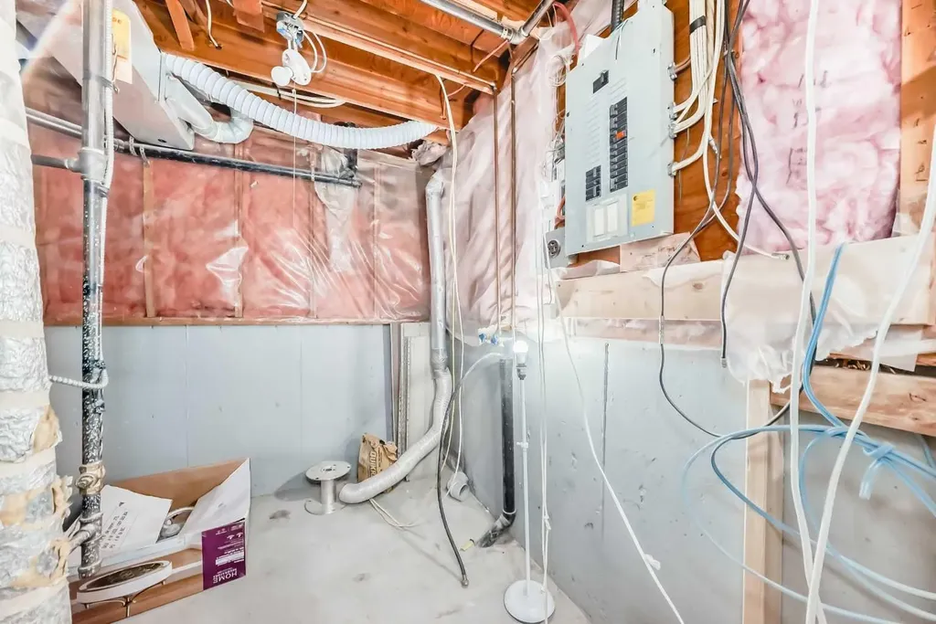 25 Erin Ridge Road SE Calgary AB T2B 2W2