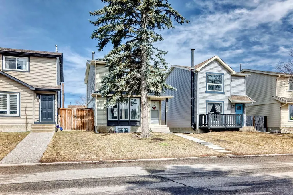 25 Erin Ridge Road SE Calgary AB T2B 2W2