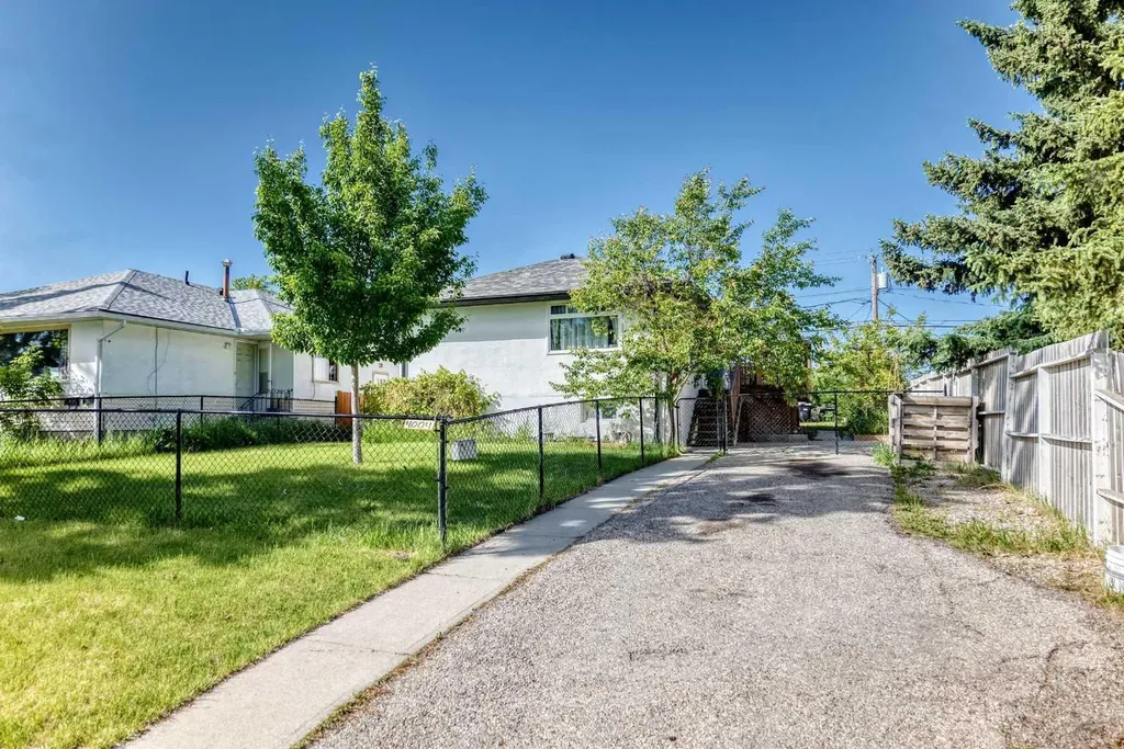 4004 7 Avenue SW Calgary AB t3c0e1