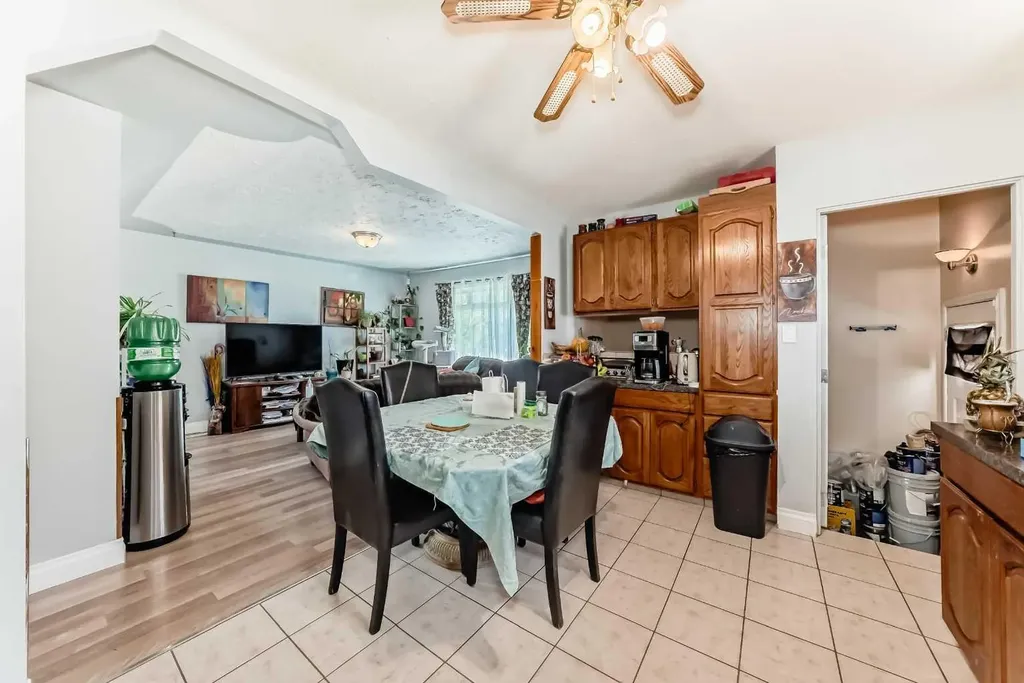 4004 7 Avenue SW Calgary AB t3c0e1