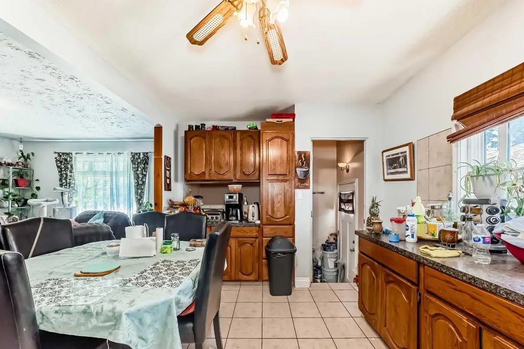 4004 7 Avenue SW Calgary AB t3c0e1