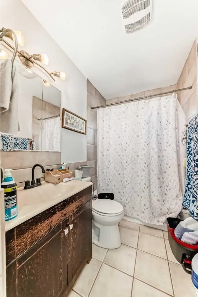 4004 7 Avenue SW Calgary AB t3c0e1
