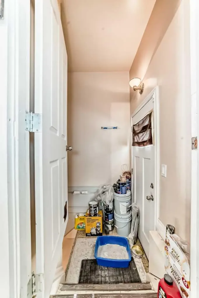 4004 7 Avenue SW Calgary AB t3c0e1