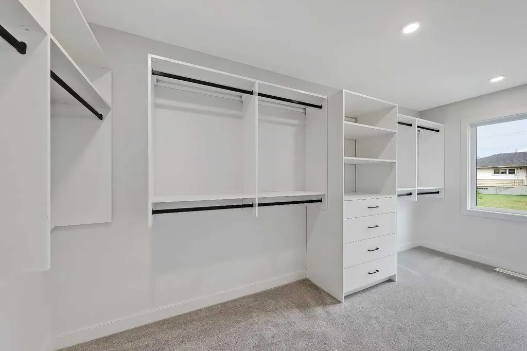 4320 Centre A Street NE Calgary AB T2E 3B1