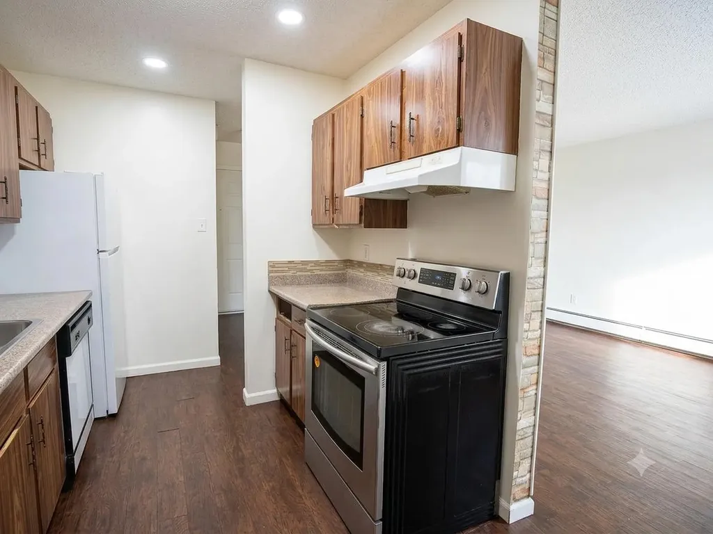 7201 Poplar Drive Grande Prairie AB T8V6S5