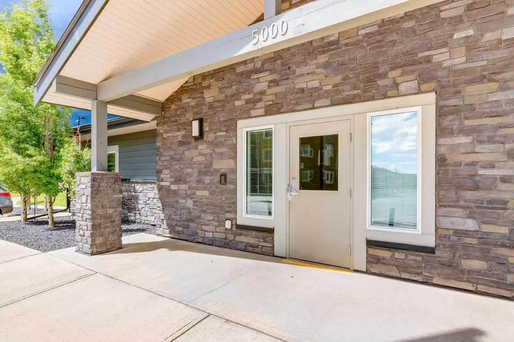 181 Skyview Ranch Manor NE Calgary AB T2N 0V2
