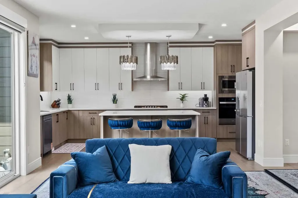 34 South Shore Bay Chestermere AB T1X 2S1