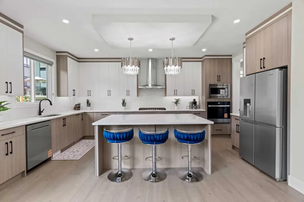 34 South Shore Bay Chestermere AB T1X 2S1