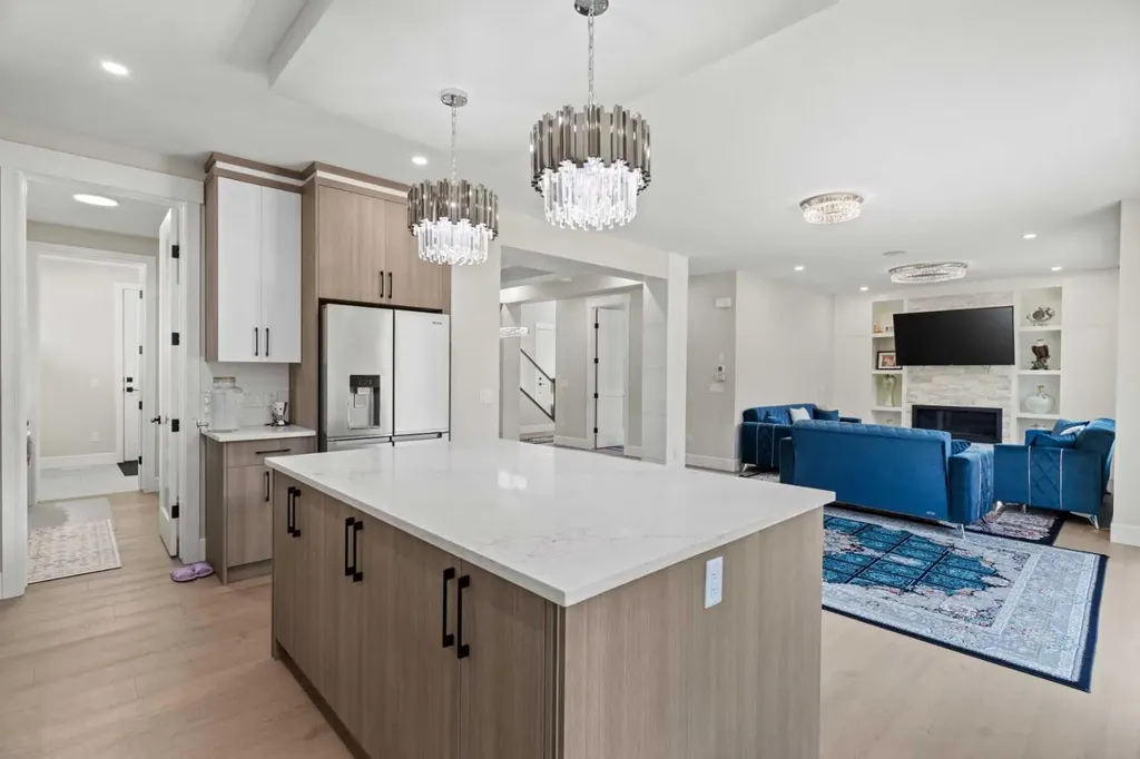 34 South Shore Bay Chestermere AB T1X 2S1