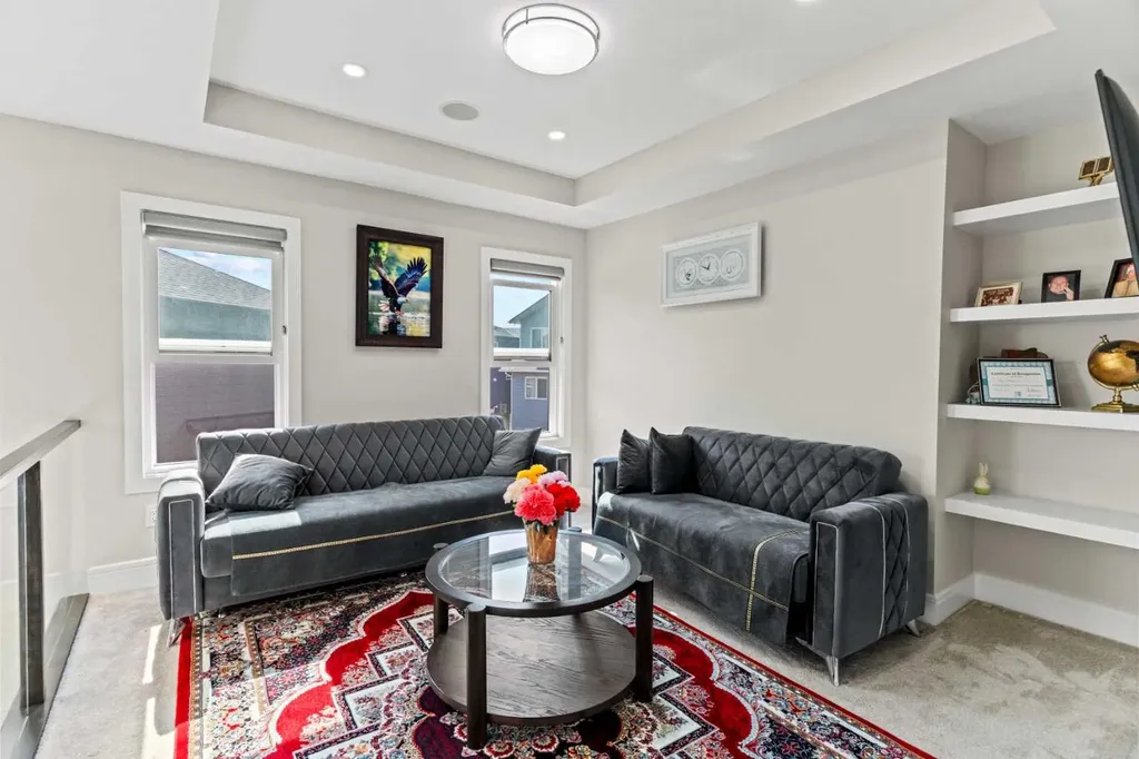 34 South Shore Bay Chestermere AB T1X 2S1