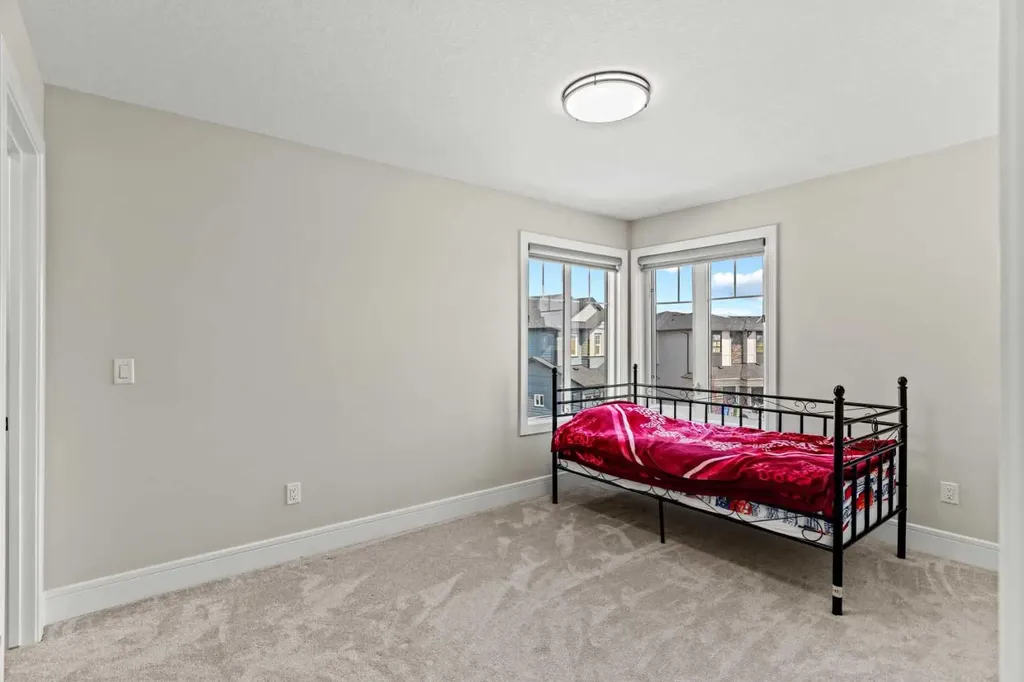34 South Shore Bay Chestermere AB T1X 2S1