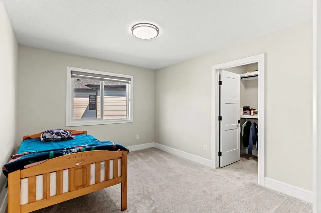 34 South Shore Bay Chestermere AB T1X 2S1