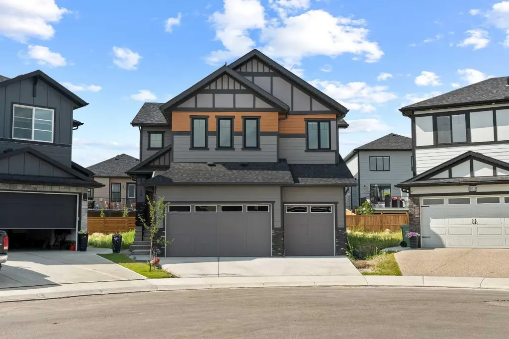 34 South Shore Bay Chestermere AB T1X 2S1