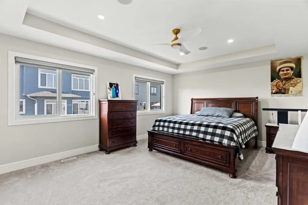 34 South Shore Bay Chestermere AB T1X 2S1