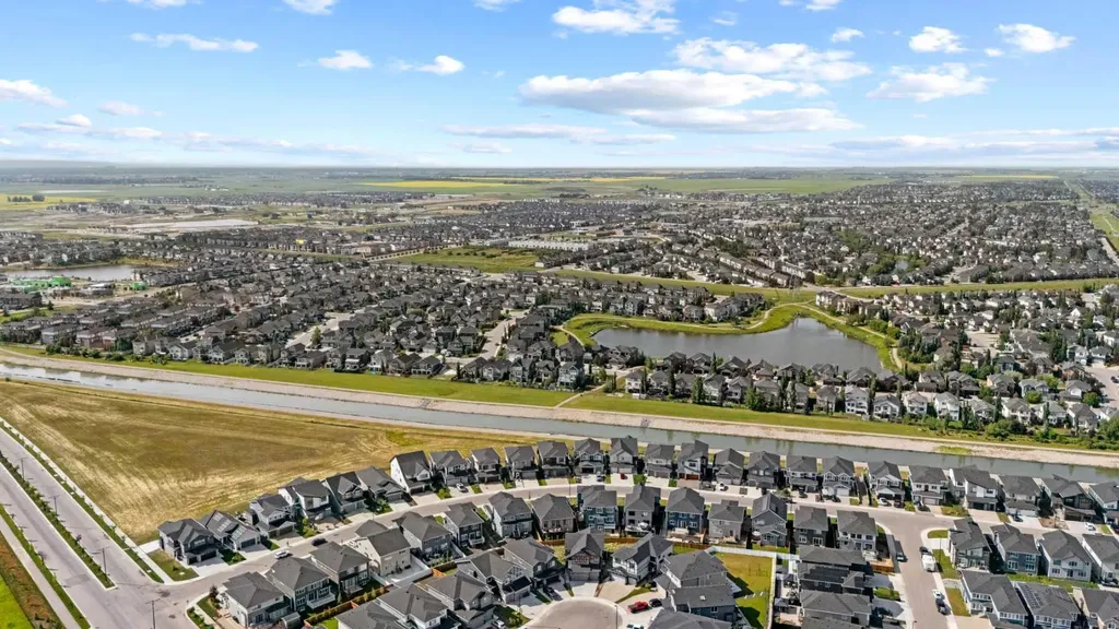 34 South Shore Bay Chestermere AB T1X 2S1