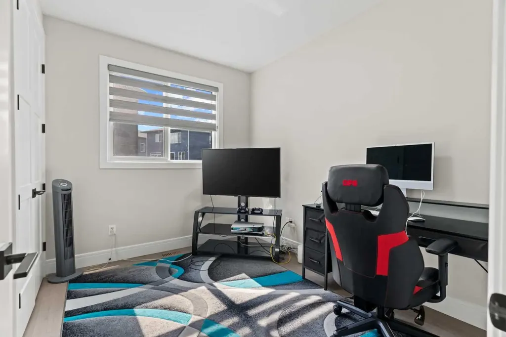 34 South Shore Bay Chestermere AB T1X 2S1