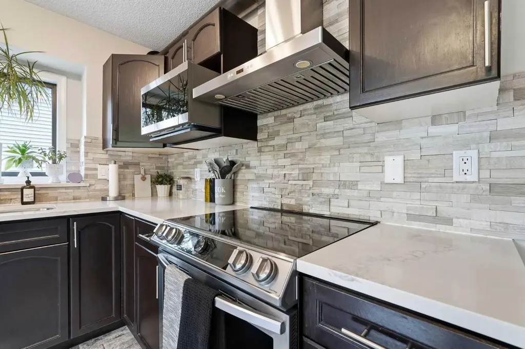 149 Riverglen Close SE Calgary AB T2C3W3