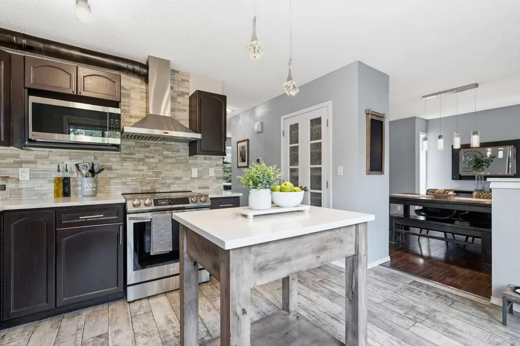149 Riverglen Close SE Calgary AB T2C3W3