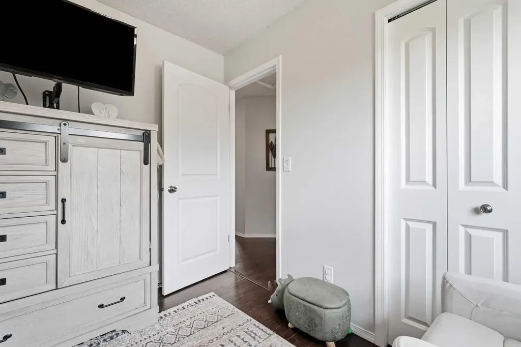 149 Riverglen Close SE Calgary AB T2C3W3