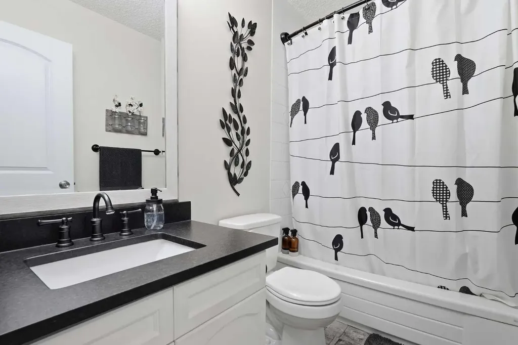 149 Riverglen Close SE Calgary AB T2C3W3