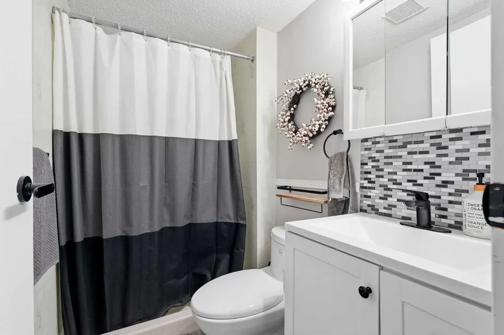 149 Riverglen Close SE Calgary AB T2C3W3