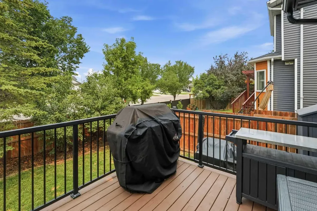 149 Riverglen Close SE Calgary AB T2C3W3