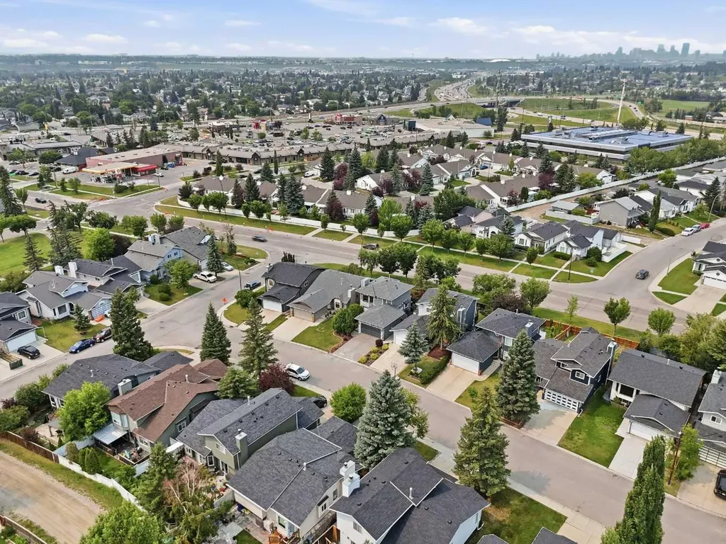 149 Riverglen Close SE Calgary AB T2C3W3