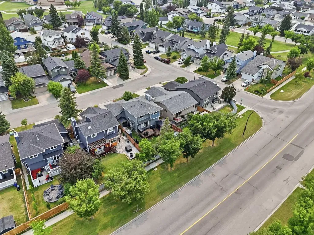 149 Riverglen Close SE Calgary AB T2C3W3