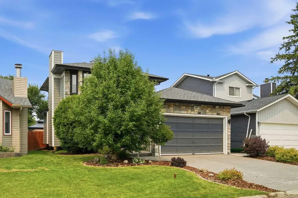 149 Riverglen Close SE Calgary AB T2C3W3