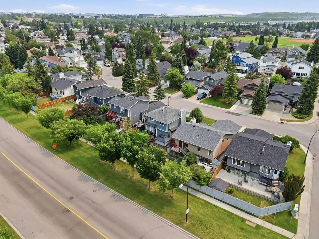 149 Riverglen Close SE Calgary AB T2C3W3