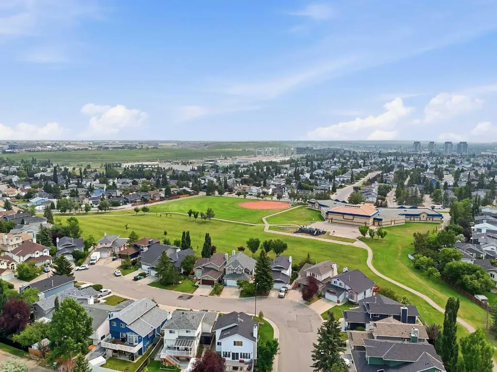 149 Riverglen Close SE Calgary AB T2C3W3