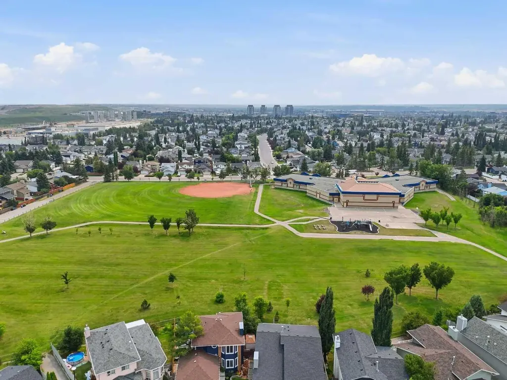 149 Riverglen Close SE Calgary AB T2C3W3