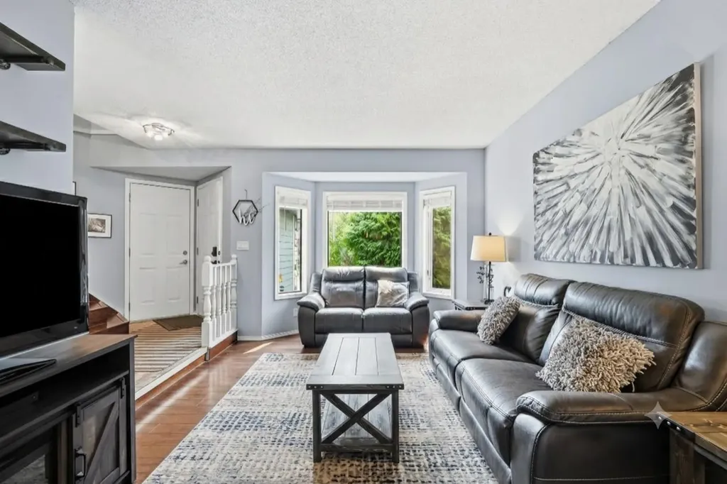 149 Riverglen Close SE Calgary AB T2C3W3