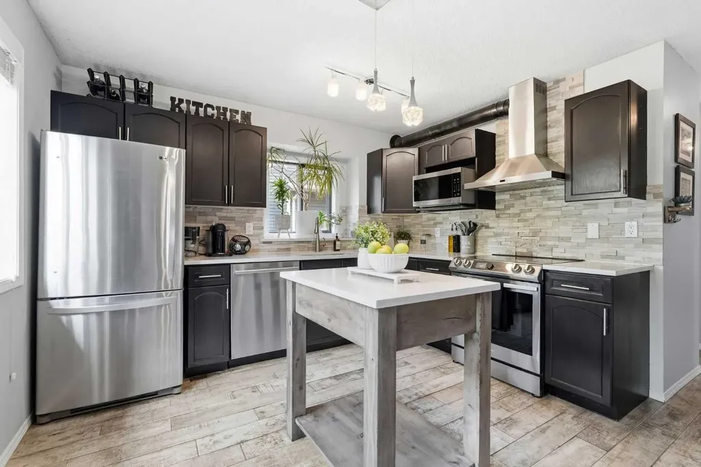 149 Riverglen Close SE Calgary AB T2C3W3