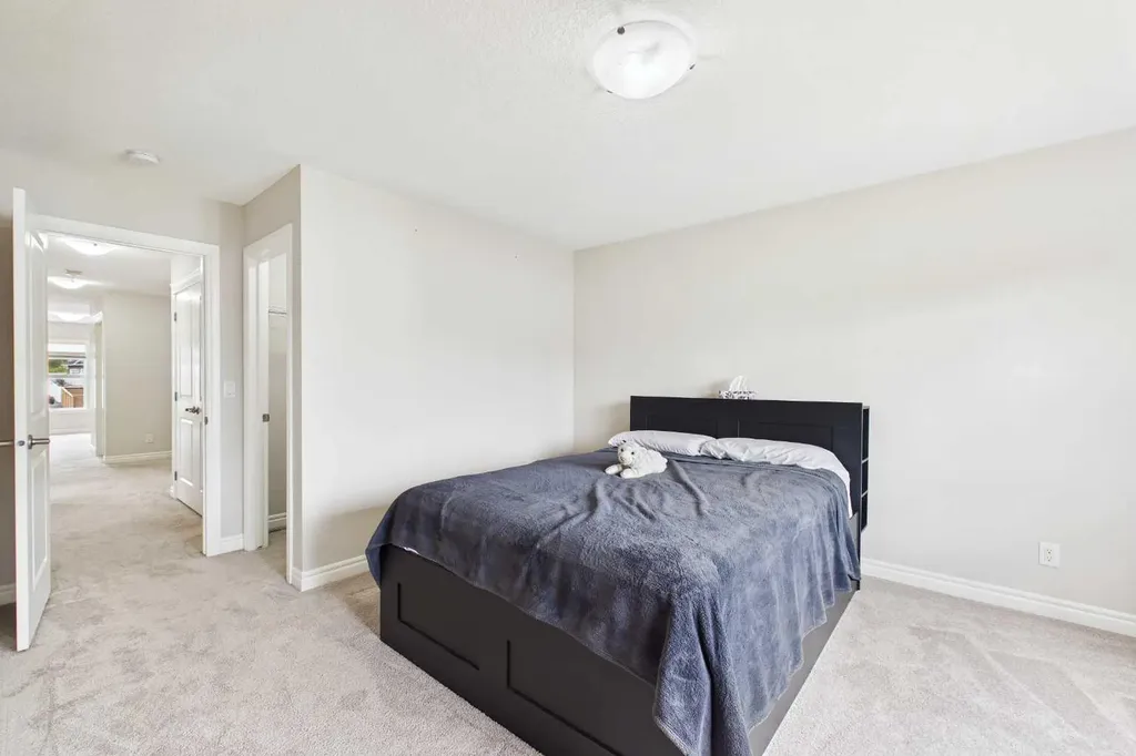 66 Nolanhurst Way NW Calgary AB T3R 0Z1