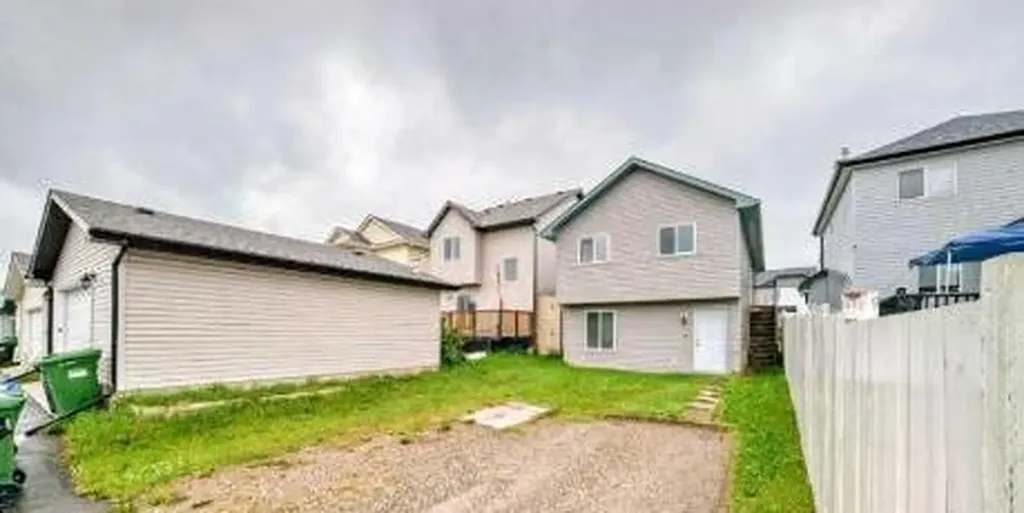 202 Saddlemead Green NE Calgary AB T3J4M7