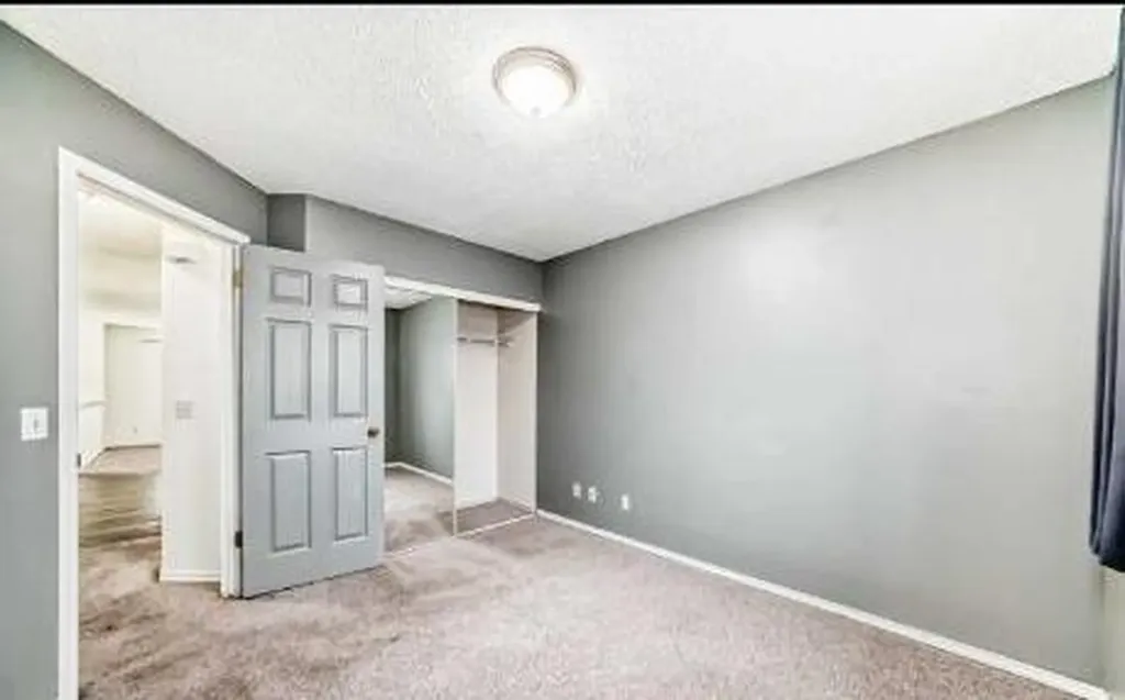 202 Saddlemead Green NE Calgary AB T3J4M7