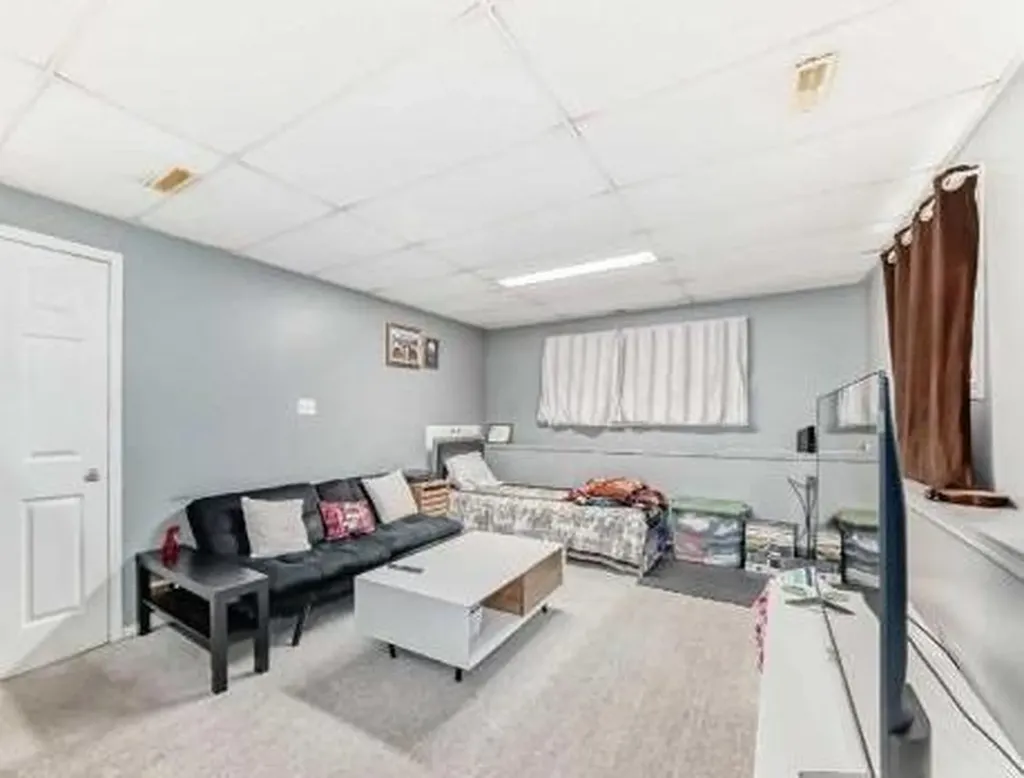 202 Saddlemead Green NE Calgary AB T3J4M7