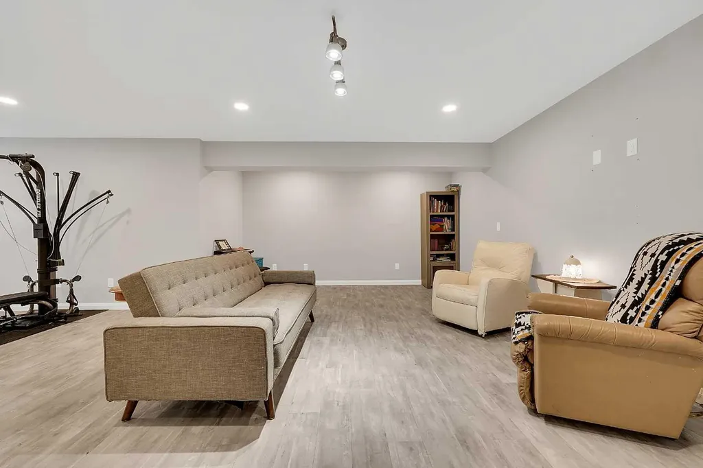 471 Summer Crescent Rural Ponoka County AB T4L 2N3