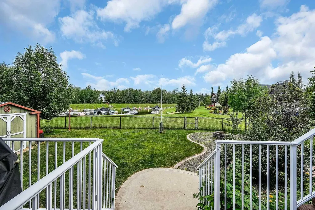 471 Summer Crescent Rural Ponoka County AB T4L 2N3