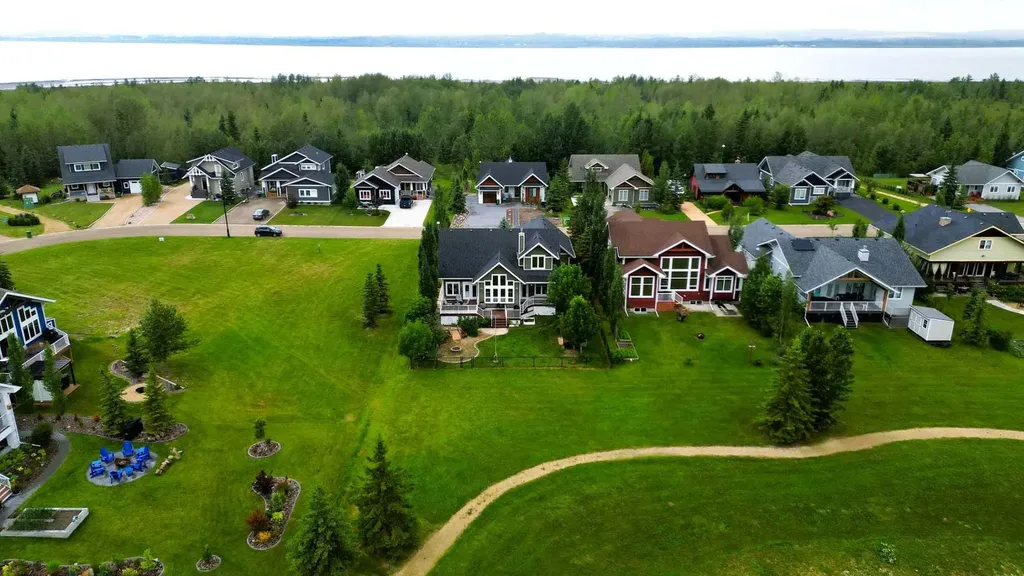 471 Summer Crescent Rural Ponoka County AB T4L 2N3