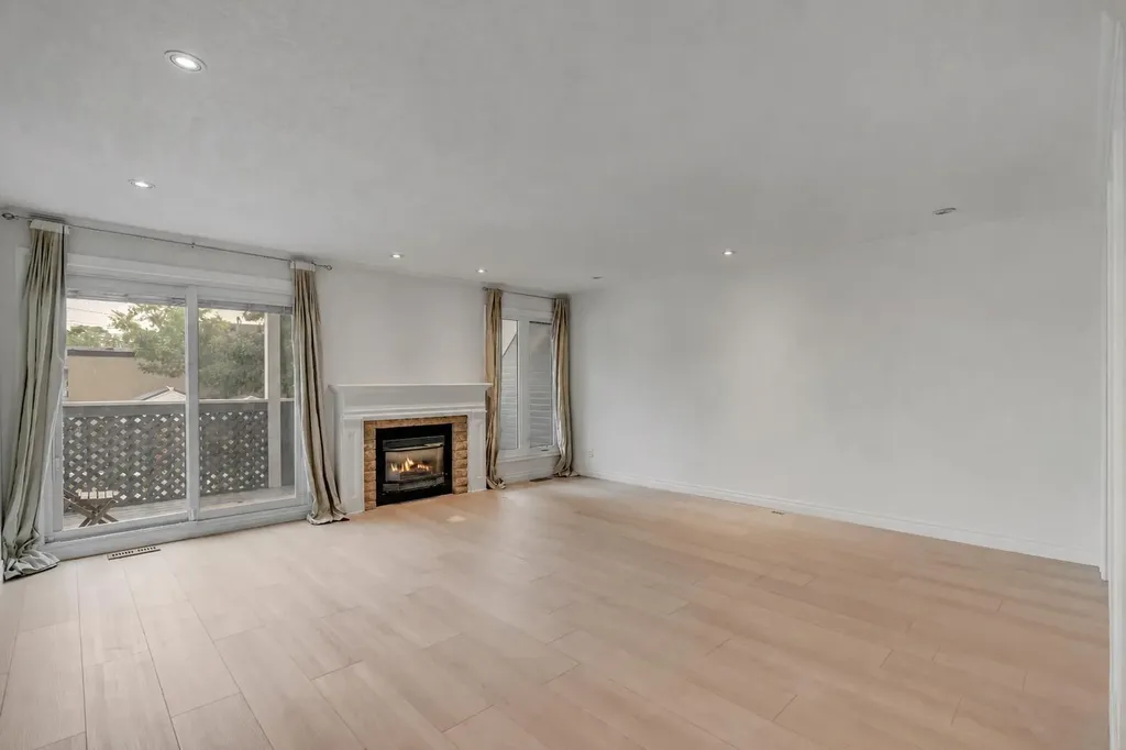 834 2 Avenue NW Calgary AB T2N0E5